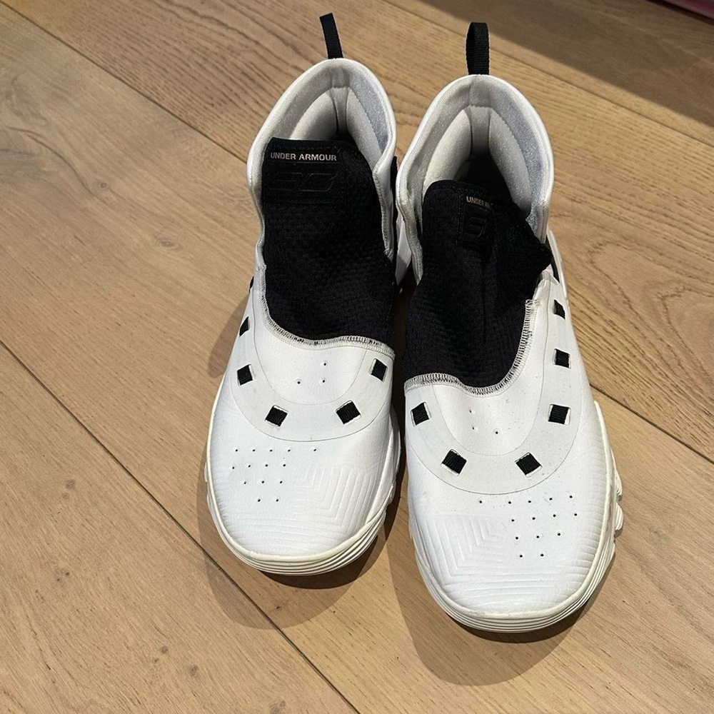 Steph Curry Basketball Sneakers - Picture 3 of 5